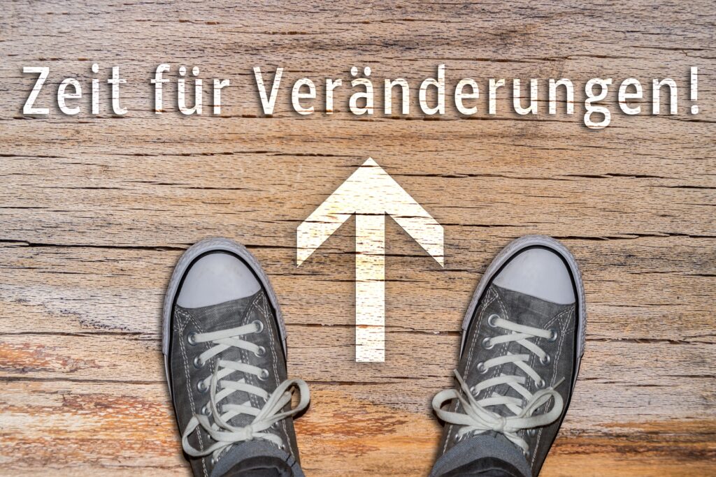 Schuhe mit Richtungspfeil | Quereinsteiger Kindergarten